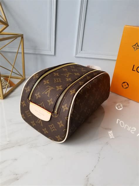 fake louis vuitton mens toiletry bag|Louis Vuitton men's cosmetic bag.